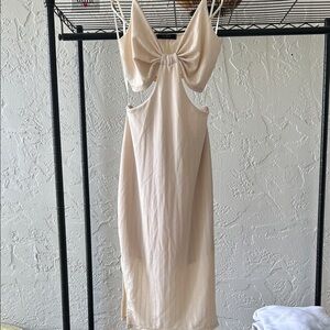 SIDE CUT OUT MIDI DRESS IN CREAM